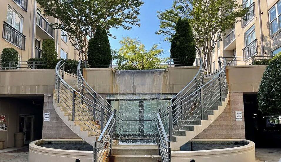 20_HEART_OF_DILWORTH_3_1315_EAST_BLVD_UNIT_215_CHARLOTTE_NC_28203_006_CROPPED