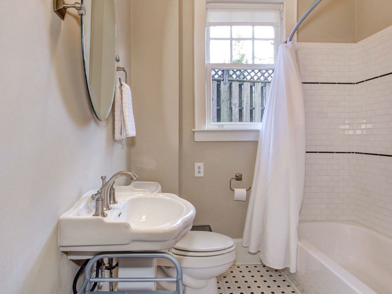 15_HISTORIC_ELIZABETH_530_LAMAR_AVENUE_CHARLOTTE_NC_28204_011_CROPPED