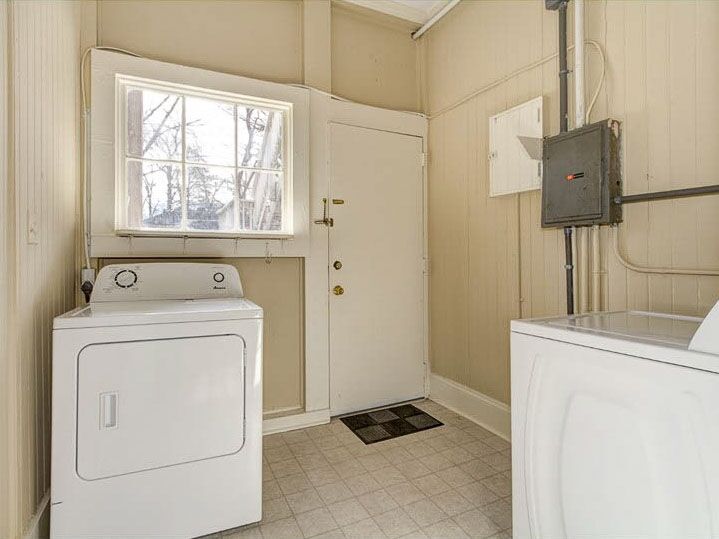 15_HISTORIC_ELIZABETH_530_LAMAR_AVENUE_CHARLOTTE_NC_28204_012_CROPPED