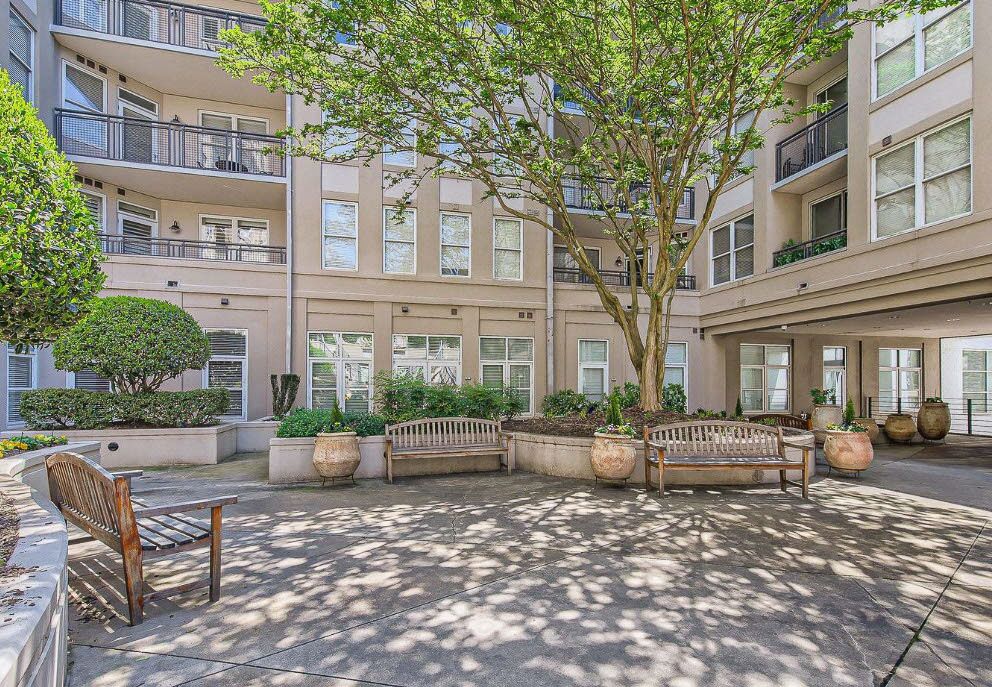 20_HEART_OF_DILWORTH_3_1315_EAST_BLVD_UNIT_215_CHARLOTTE_NC_28203_008_CROPPED