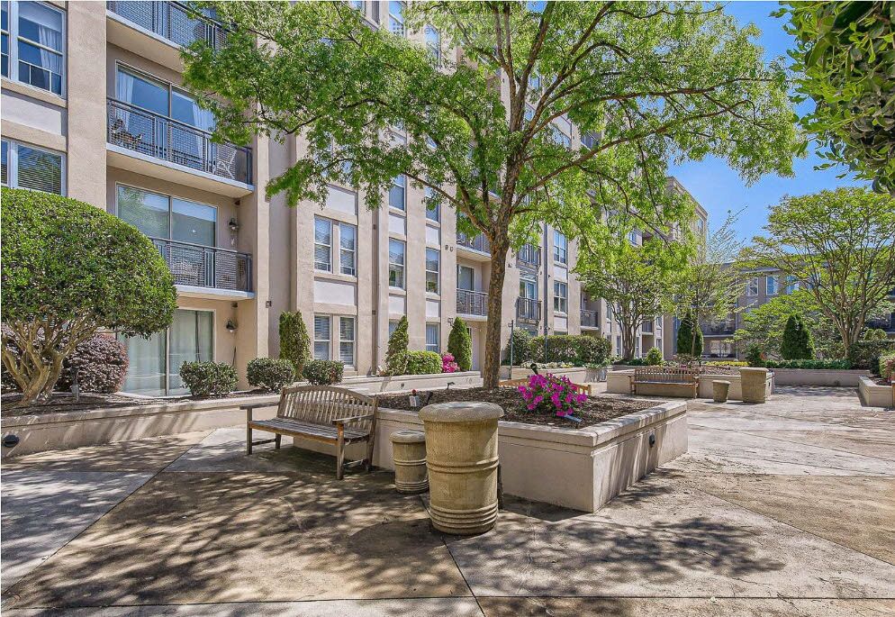 20_HEART_OF_DILWORTH_3_1315_EAST_BLVD_UNIT_215_CHARLOTTE_NC_28203_009_CROPPED