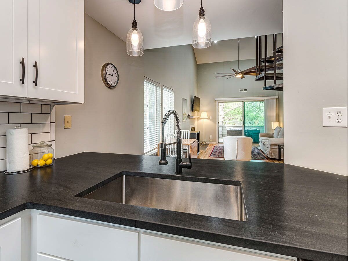 19_SOUTH_PARK_2542B_STRADBROOK_DRIVE_CHARLOTTE_NC_28210_006_CROPPED