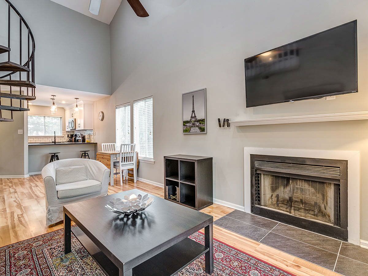 19_SOUTH_PARK_2542B_STRADBROOK_DRIVE_CHARLOTTE_NC_28210_010_CROPPED