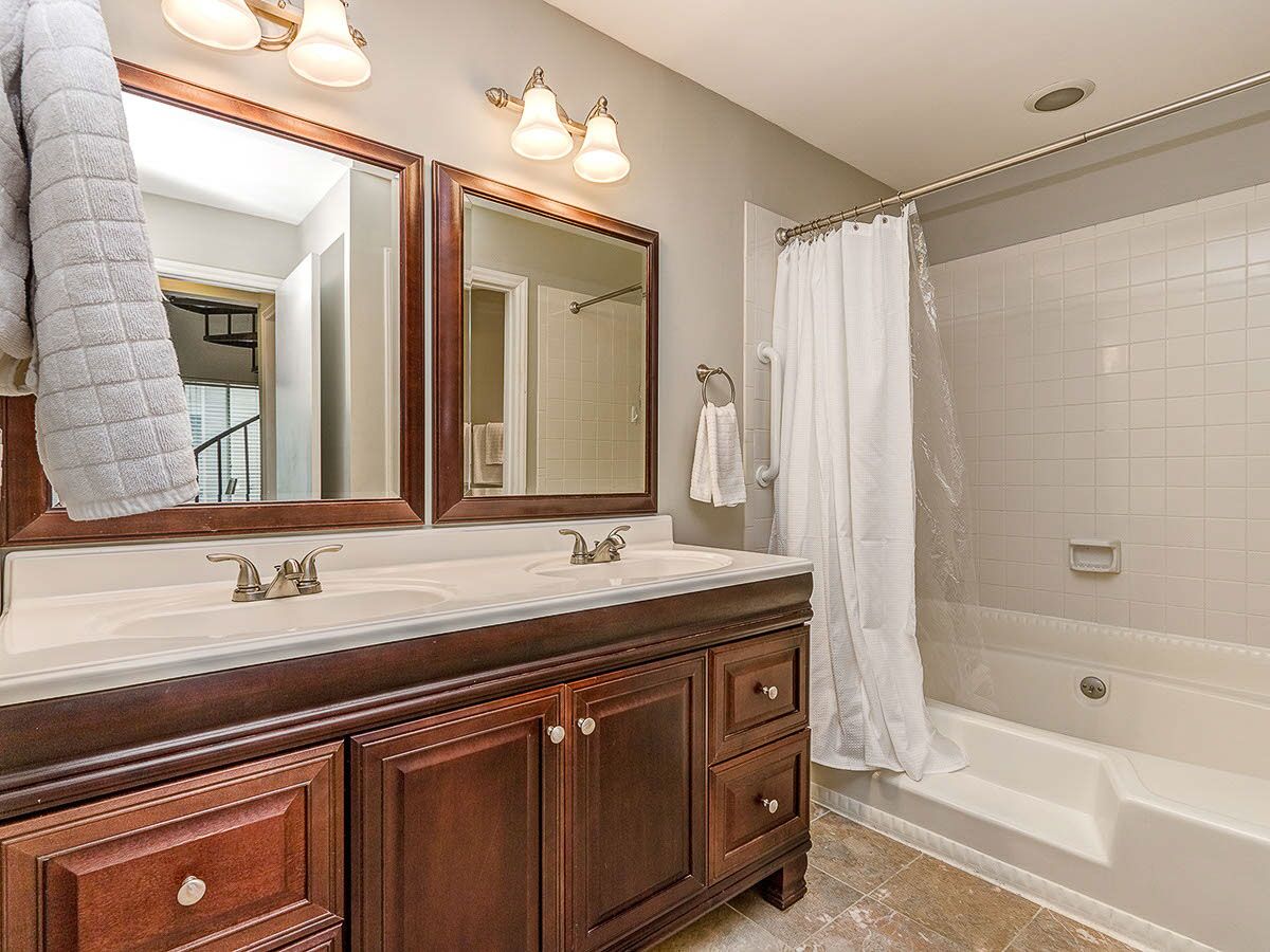 19_SOUTH_PARK_2542B_STRADBROOK_DRIVE_CHARLOTTE_NC_28210_013_CROPPED