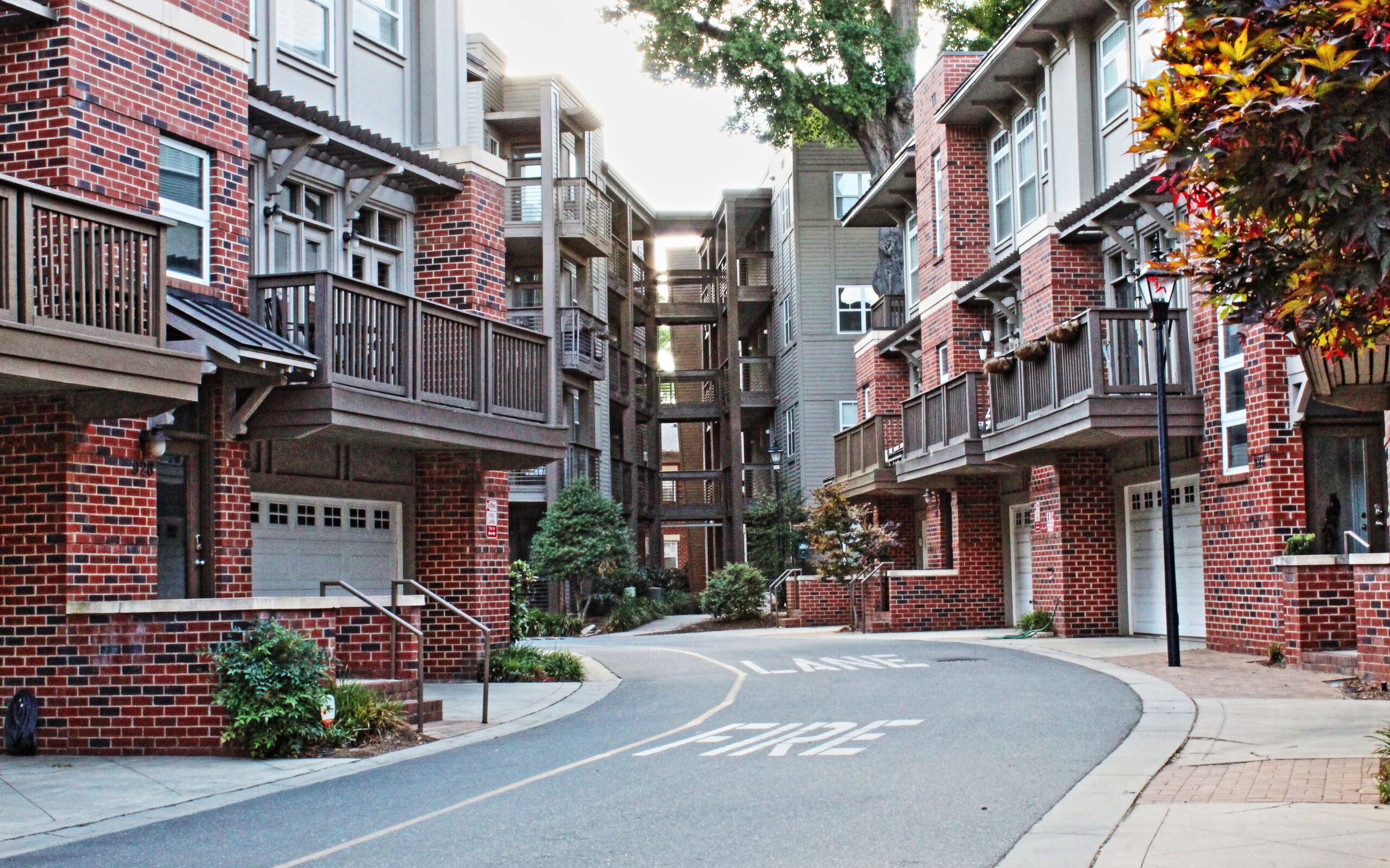 10_ELIZABETH_934_GRACIE_WAY_CHARLOTTE_NC_28204_001_CROPPED