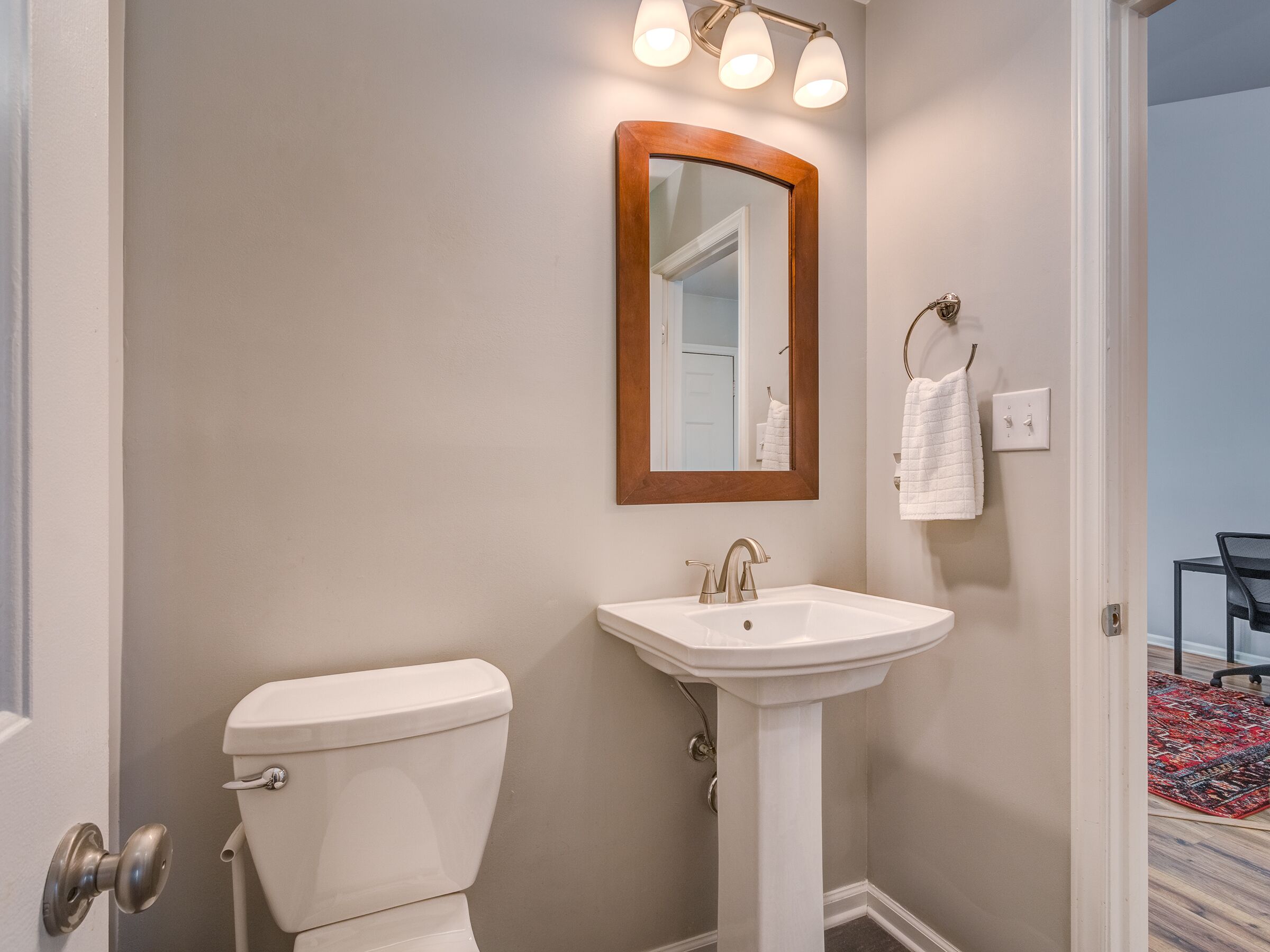 9250NVicksburgParkCt-15Guest Powder