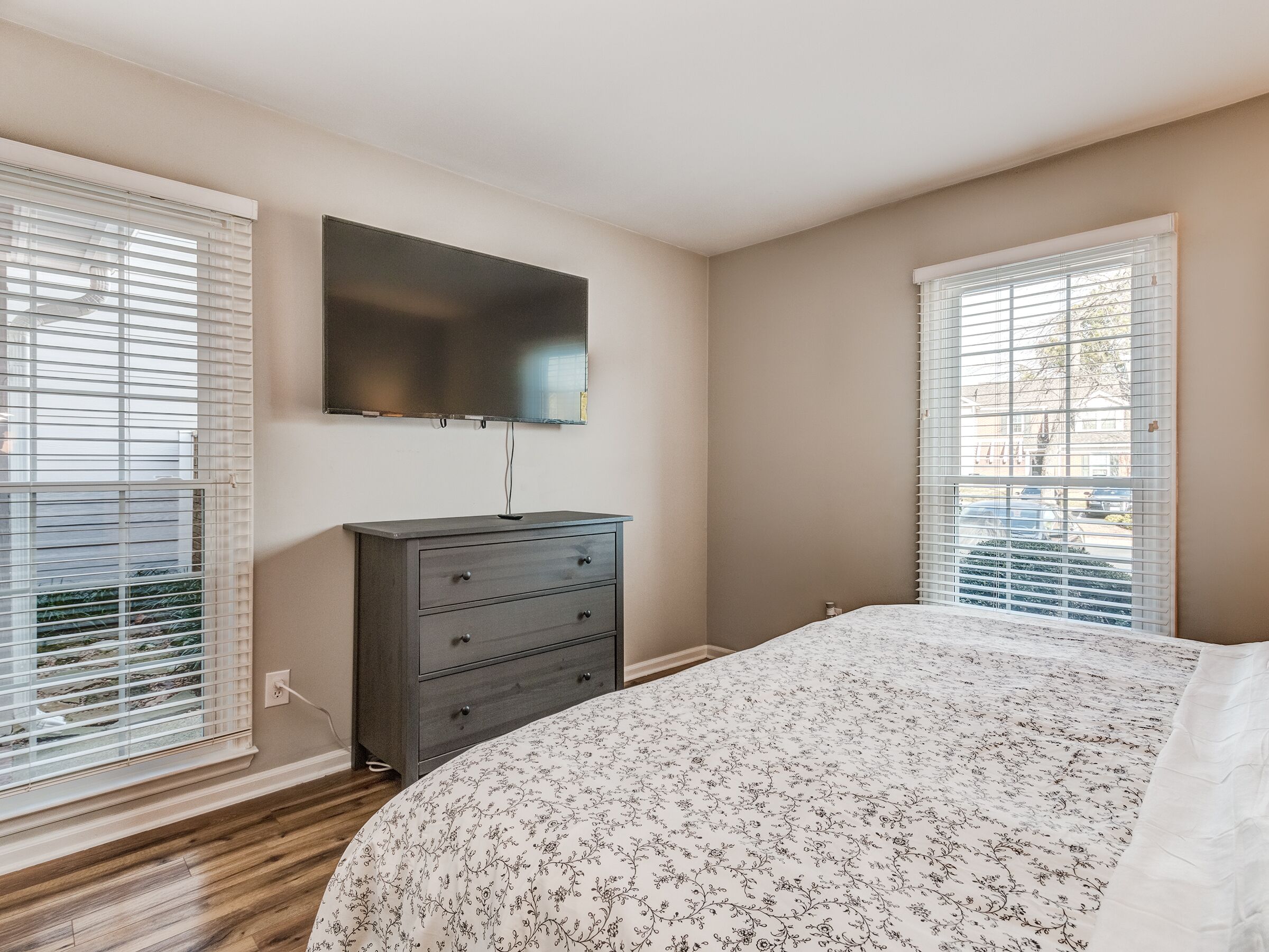 9250NVicksburgParkCt-18Bedroom