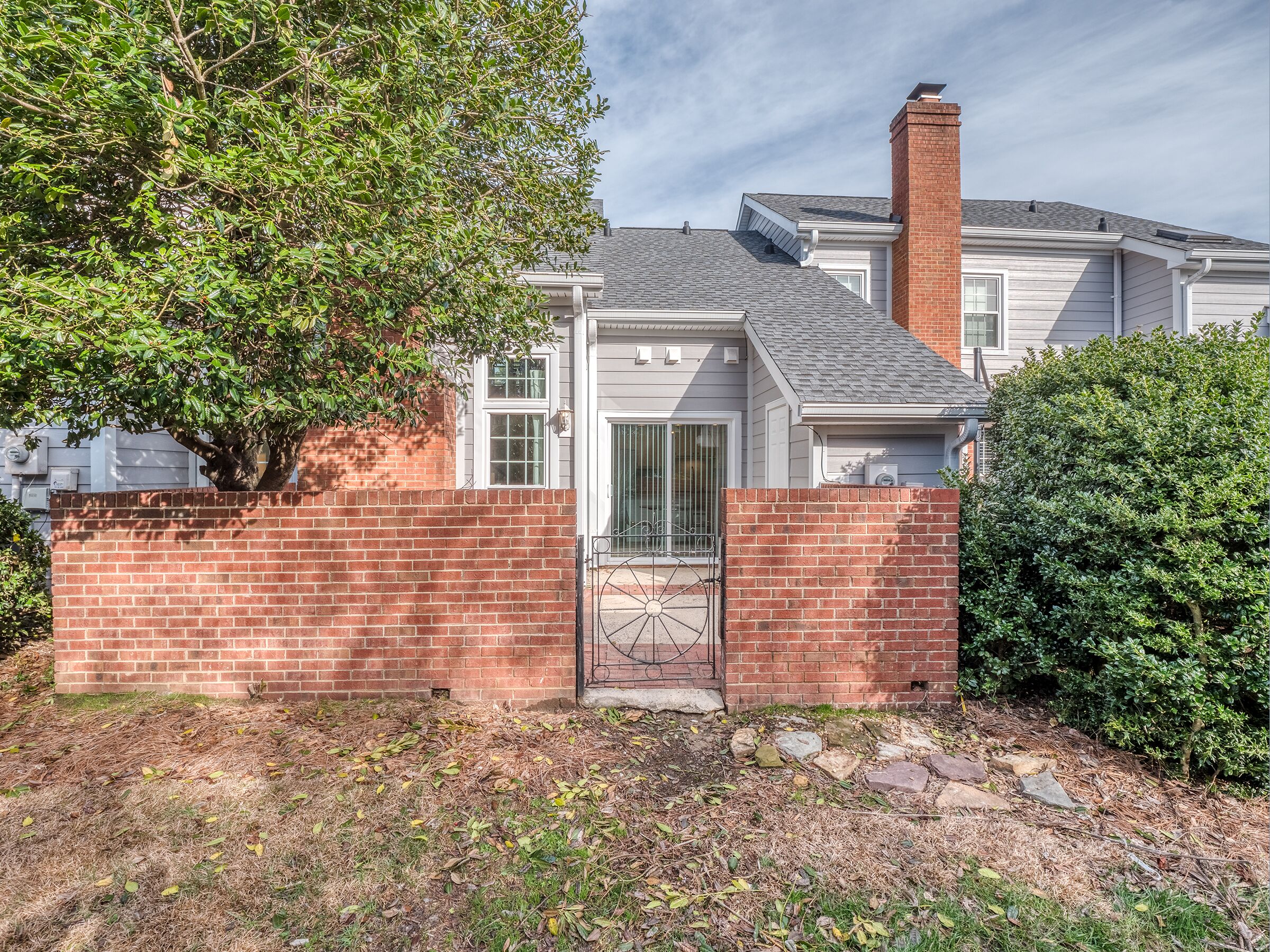 9250NVicksburgParkCt-26Back