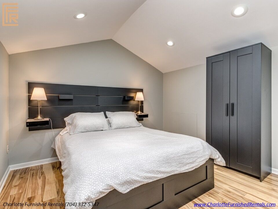 Temporary housing SouthPark Charlotte | private covered balcony Temporary housing SouthPark Charlotte with private covered balcony